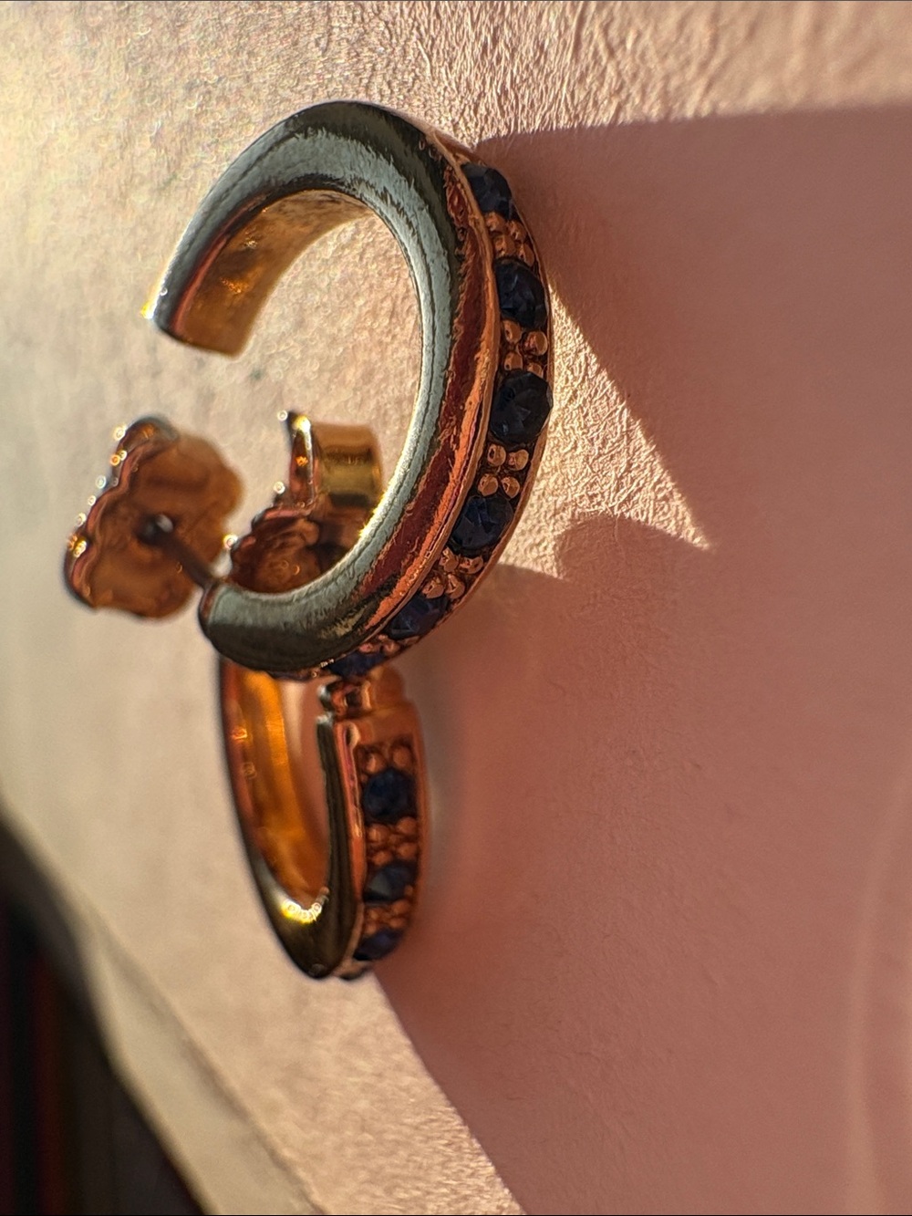 ❤️‍🔥3/10$ Vintage Avon Gold Hoop Earrings with Blue Stone Accents